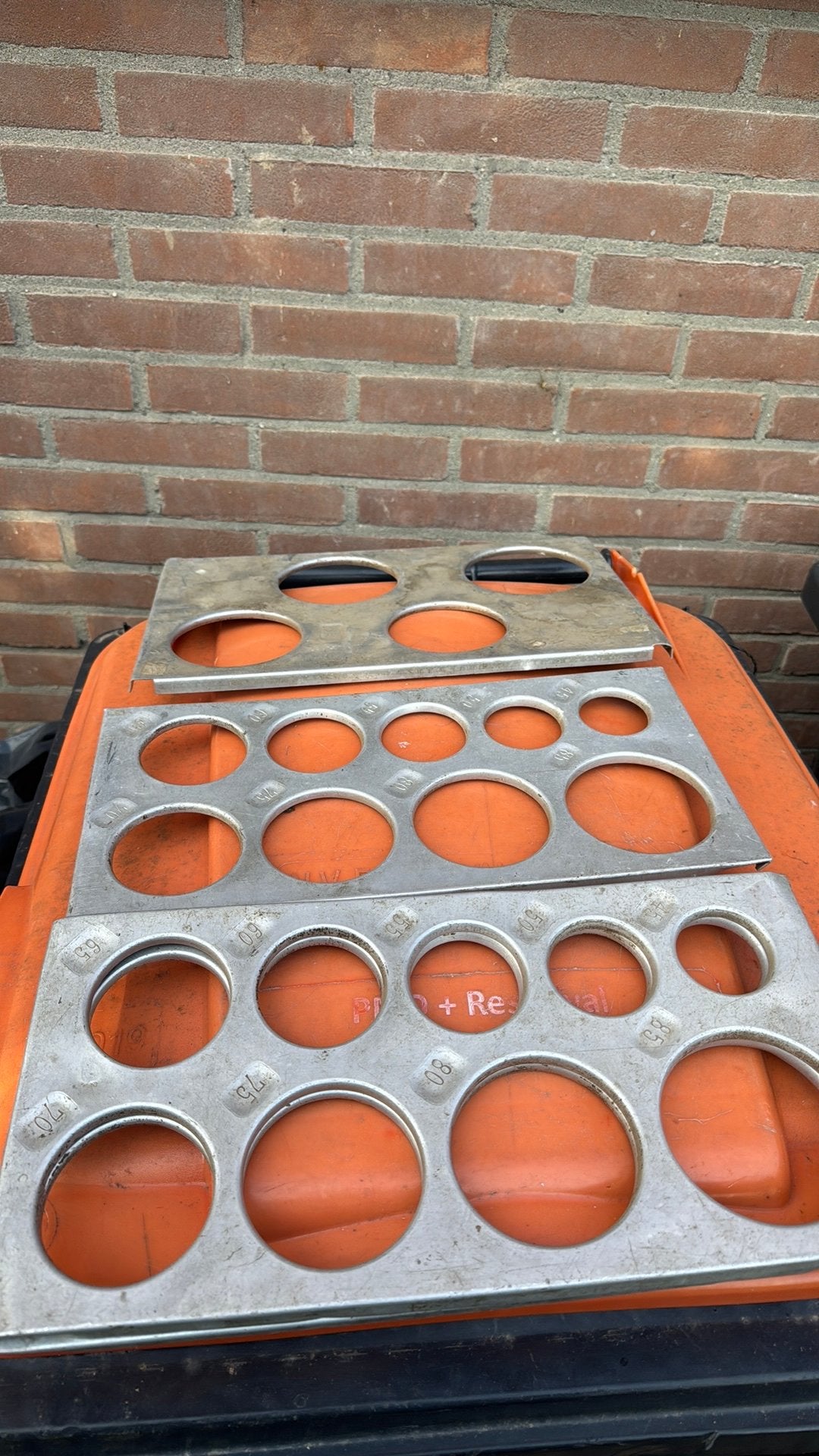 Appels en peren meeter, Ophalen