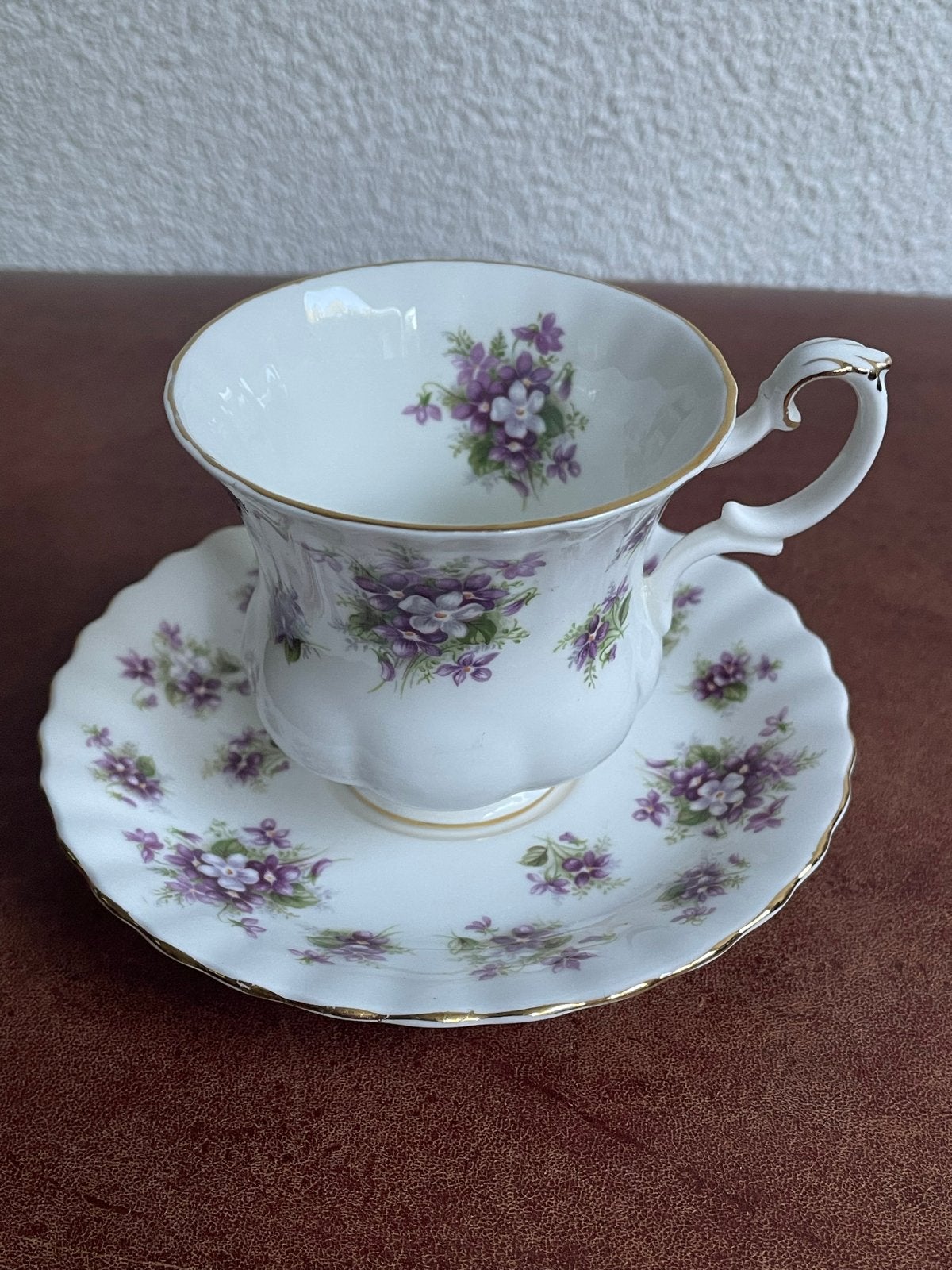 Royal Albert ‘Sweet Violets’ kop en schotel, Ophalen of Verzenden