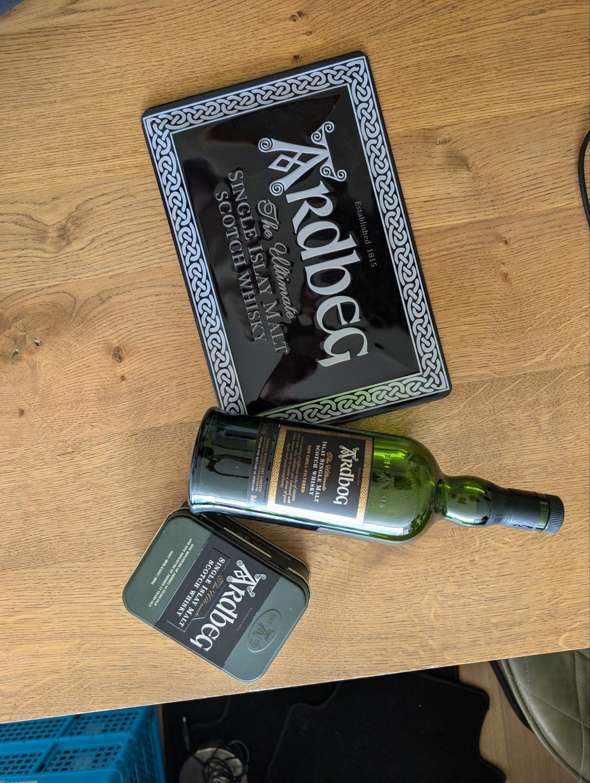 Ardbeg Single Islay Malt Scotch Whisky met blik en bord, Ophalen, Zo goed als nieuw