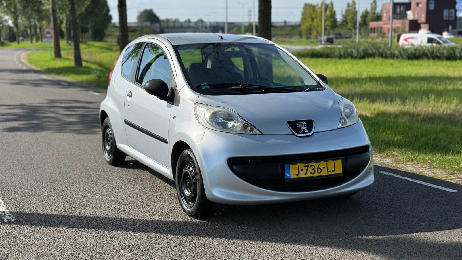 Peugeot 107 1.0 | NIEUWE APK 10-2027 | Nieuwe banden!, Auto's, Voorwielaandrijving, Stof, Zwart, 765 kg