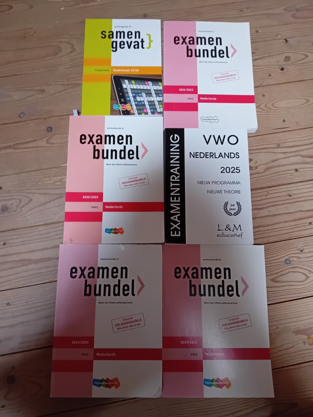Samengevat en examenbundels VWO, Ophalen of Verzenden, Zo goed als nieuw, VWO