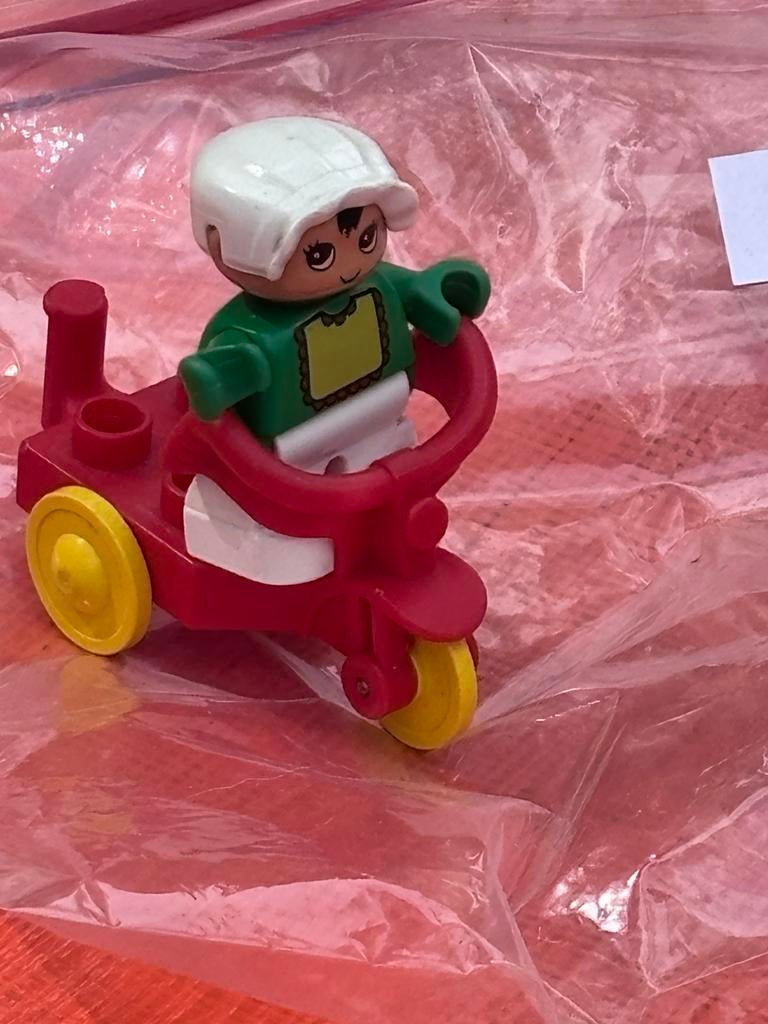 Duplo baby op driewieler, Kinderen en Baby's, Ophalen of Verzenden, Gebruikt, Minifiguur, Duplo