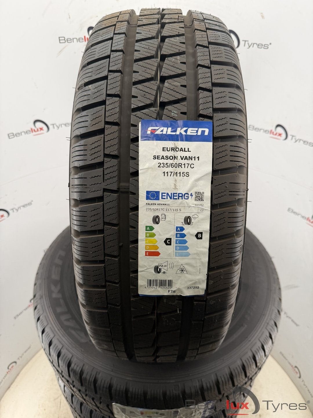 4s 235/60R17c 235/60R17 235/60 R17c R17 235/60/17 2356017, Ophalen, Bestelwagen, -, -