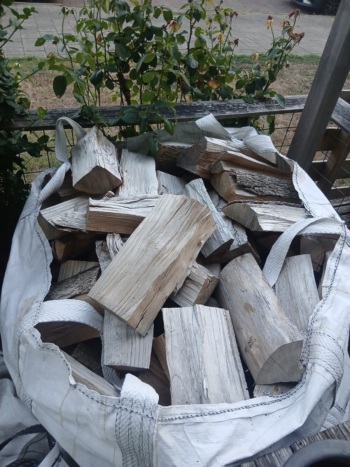 Gekloofd Brandhout: Mix Eiken & Essen, Minder dan 3 m³, Ophalen, Eikenhout, Blokken