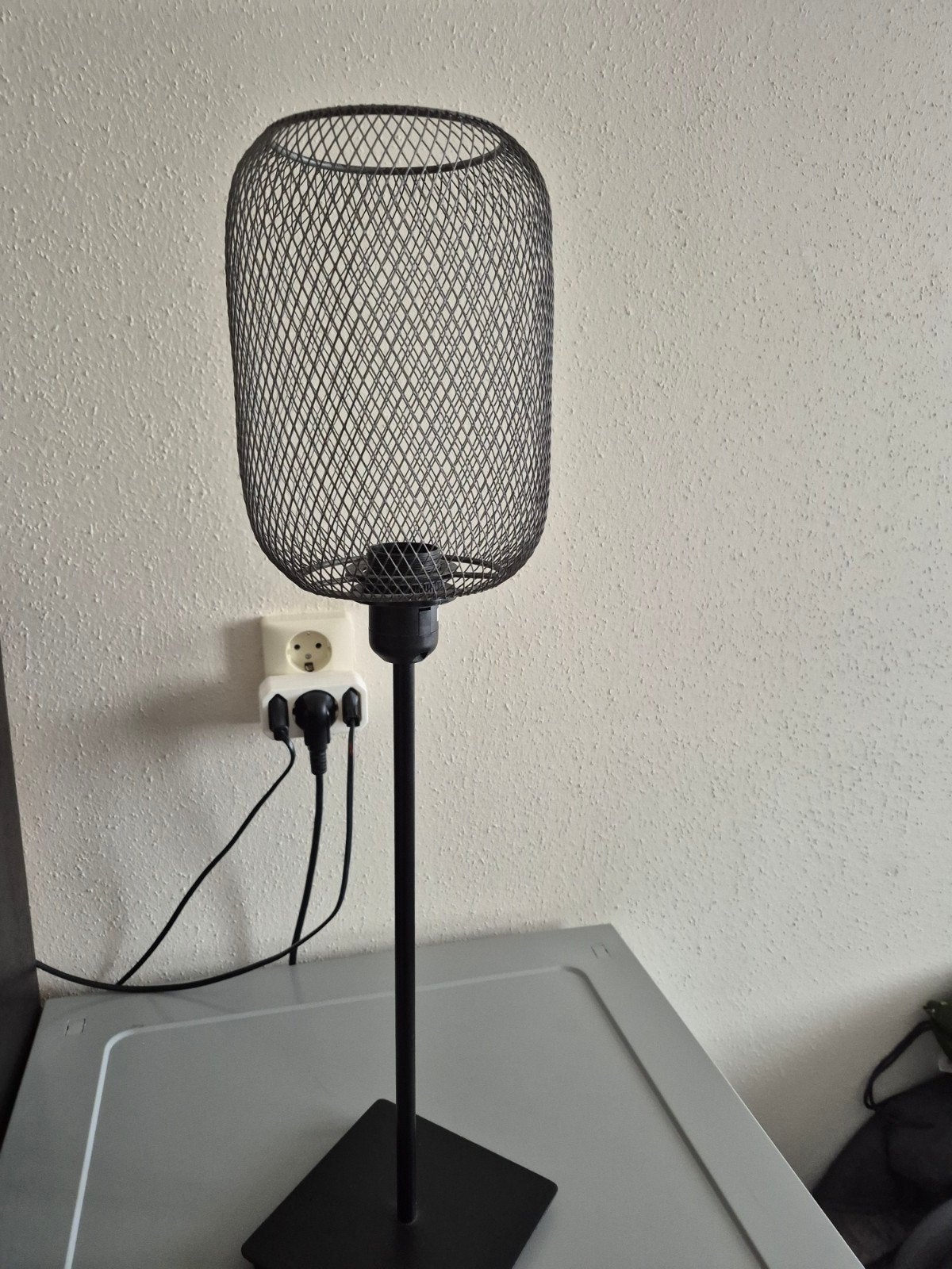 Zwarte schemerlamp - 65 cm hoog, Huis en Inrichting, Lampen | Tafellampen, Ophalen, Zwart, Modern, Metaal