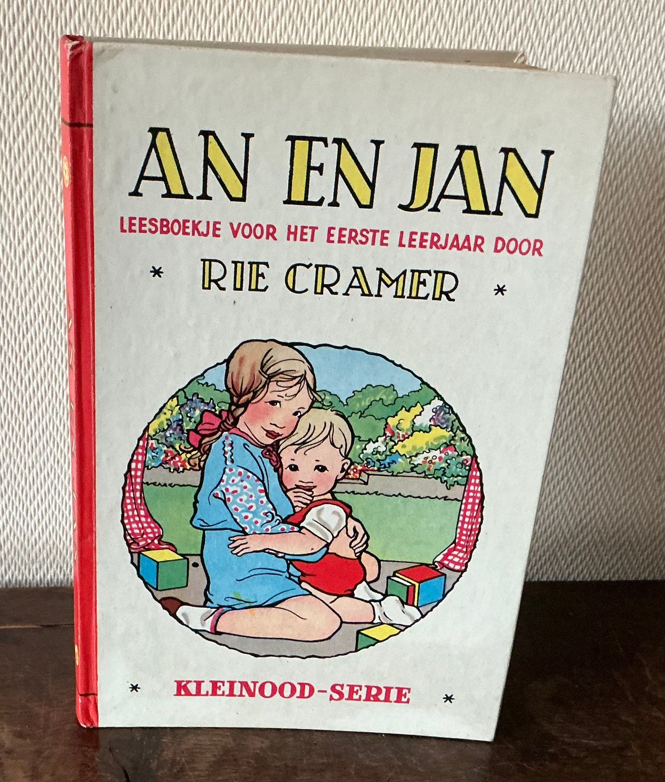Rie Cramer. AN en JAN  Kleinood serie, Ophalen of Verzenden, Zo goed als nieuw