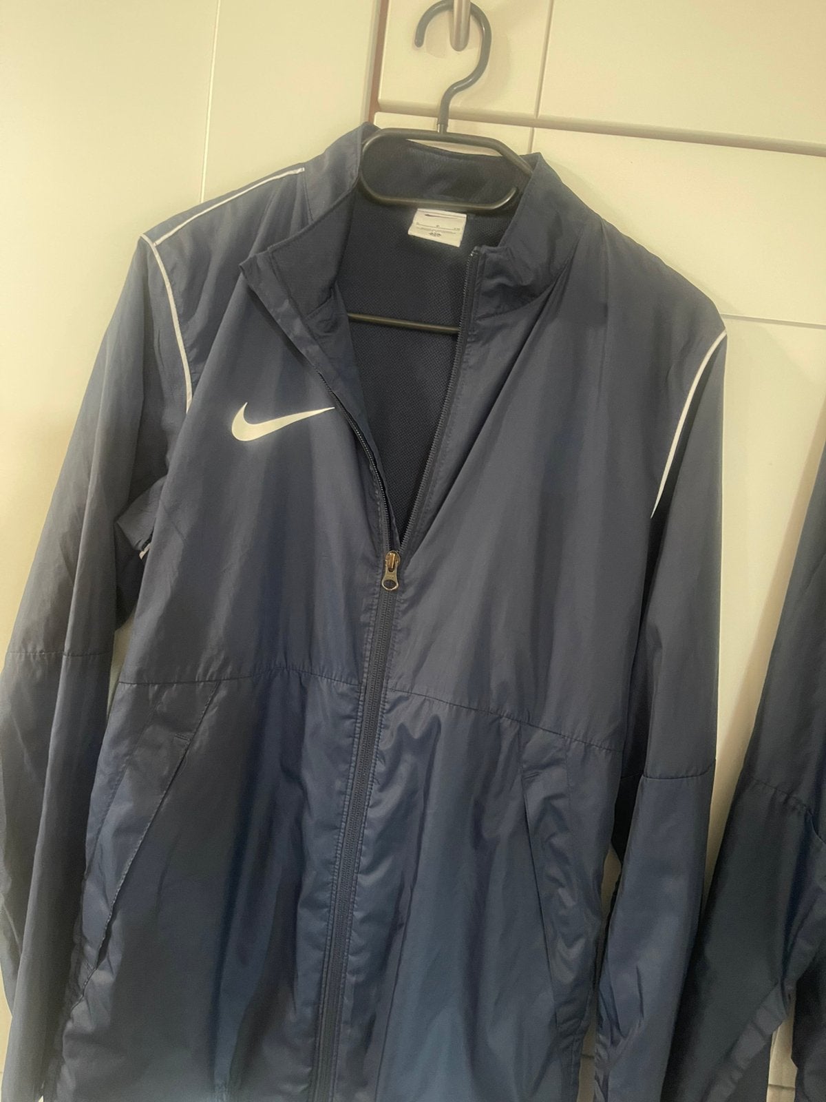 Sportjasje regenjasje nike maat s en maat m, Ophalen of Verzenden, Zo goed als nieuw, Maat 46 (S) of kleiner, Blauw