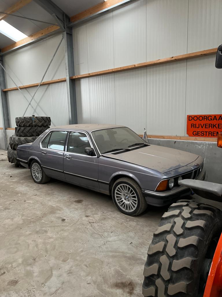 GEZOCHT VOOR EEN LIEFHEBBER BMW 7/5 serie, Bedrijf, Te koop