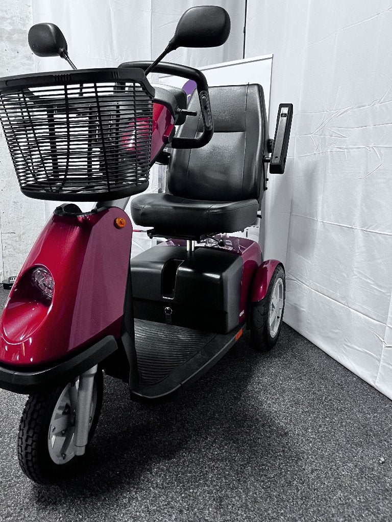 Trophy 6 Scootmobiel – nieuwe 100Ah accu's, Ophalen, Gebruikt, Sterling, Sterling