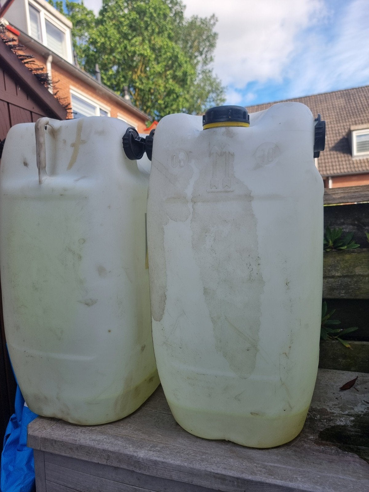 Te koop 4 stuks 60 liter jerrycans, Ophalen