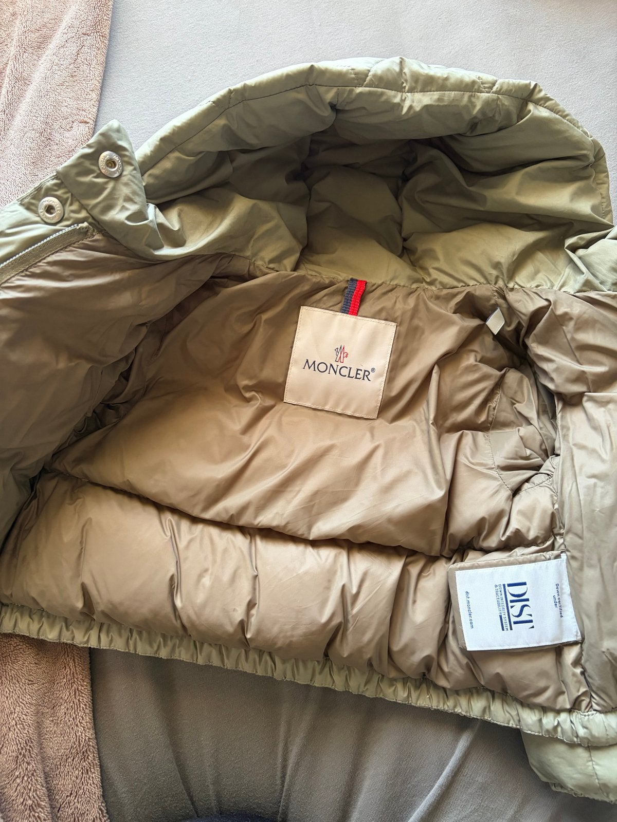 Moncler babyjas maat 80 - amper gedragen, Ophalen of Verzenden, Zo goed als nieuw, Jongetje of Meisje, Jasje