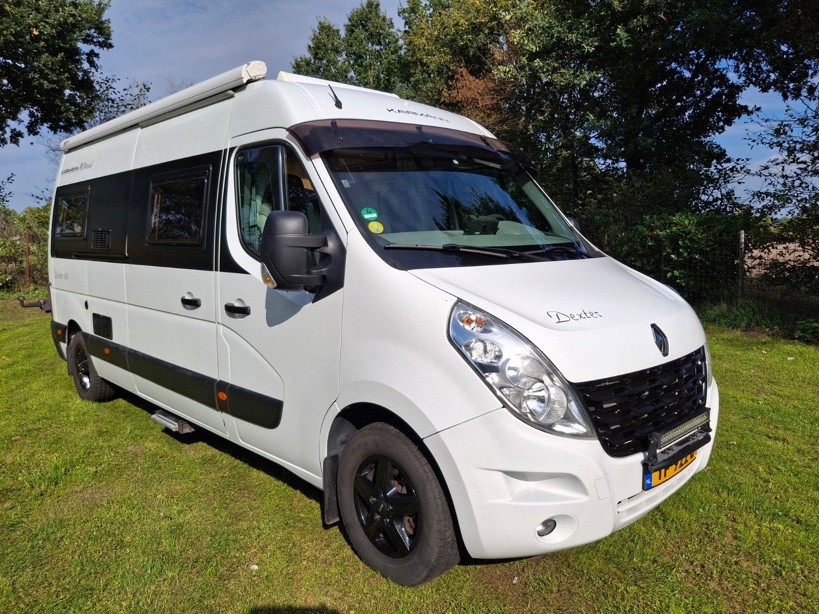 " NIEUWSTAAT KARMANN BJ 2014 AIRCO EURO5 91466KM VASTBED", Caravans en Kamperen, Buscamper of Camperbus, Afzuigkap, Ringverwarming
