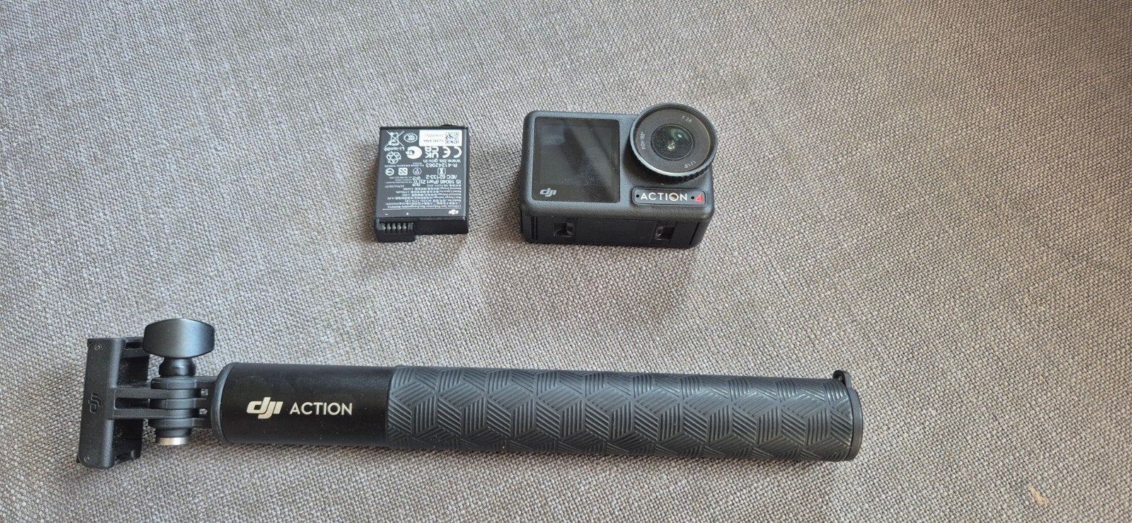 DJI Osmo Action 4 - Actiecamera met accessoires, Ophalen of Verzenden, Zo goed als nieuw, Overige merken
