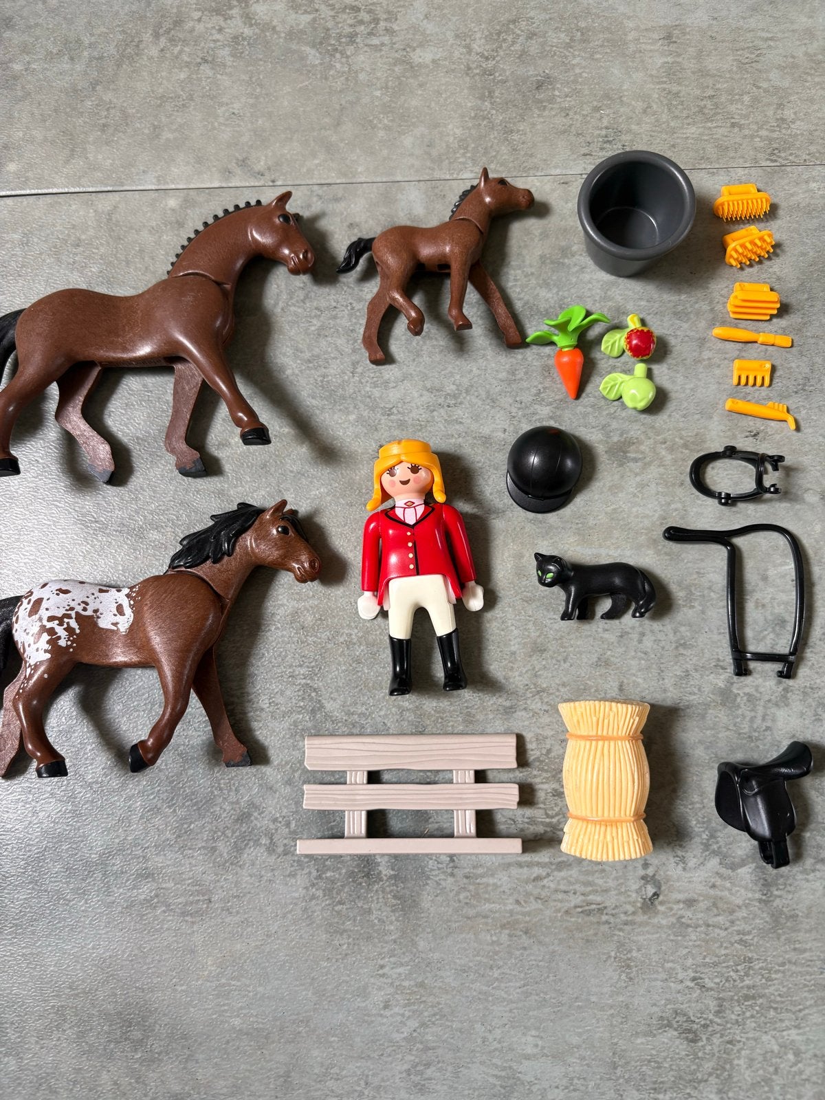Playmobil Paardenstal met 2 paarden en een veulen, Ophalen, Gebruikt, Gebouw, Complete set