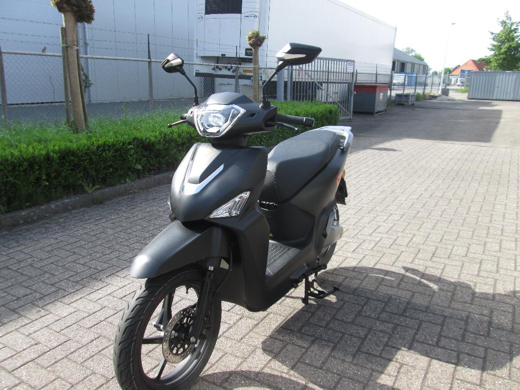yadea voltguard, Yadea, Maximaal 45 km/u, Elektrisch, Ophalen of Verzenden