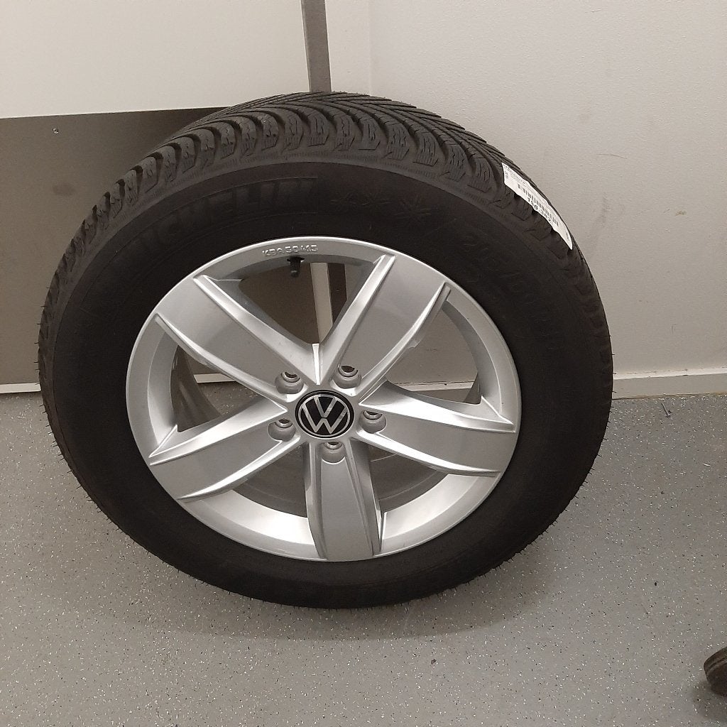 4 winterbanden (Michelin ) met lichtmetalen velgen., Auto-onderdelen, Banden en Velgen, Gebruikt, 16 inch, Banden en Velgen, Personenwagen