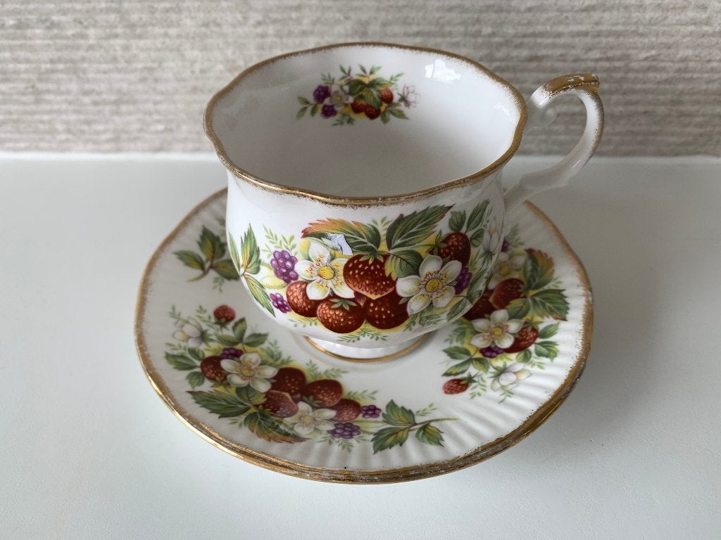 Vintage Engels kop en schotel Queen's Rosina, Antiek en Kunst, Ophalen