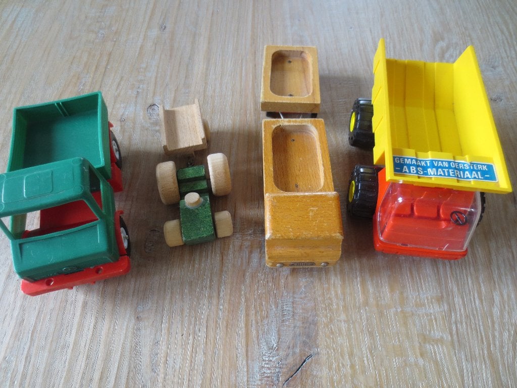 Kinder-Speelgoed - Set 2x kiepauto's -tractor - vrachtwagens, Ophalen of Verzenden, Gebruikt