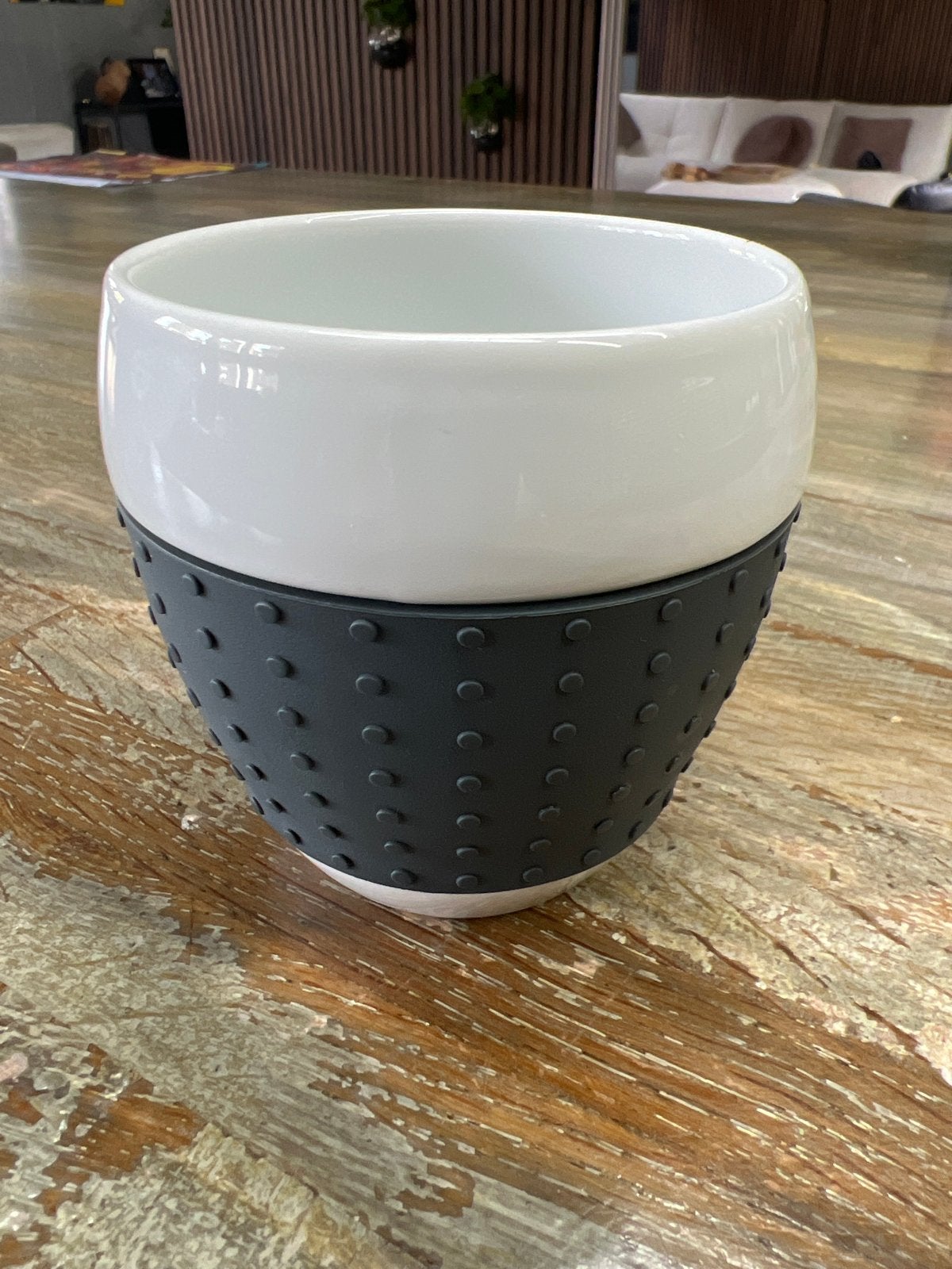 Bodum cappuccino mok met siliconen grip - Wit/Grijs, Bodum, Ophalen of Verzenden, Zo goed als nieuw, Voorraadpot