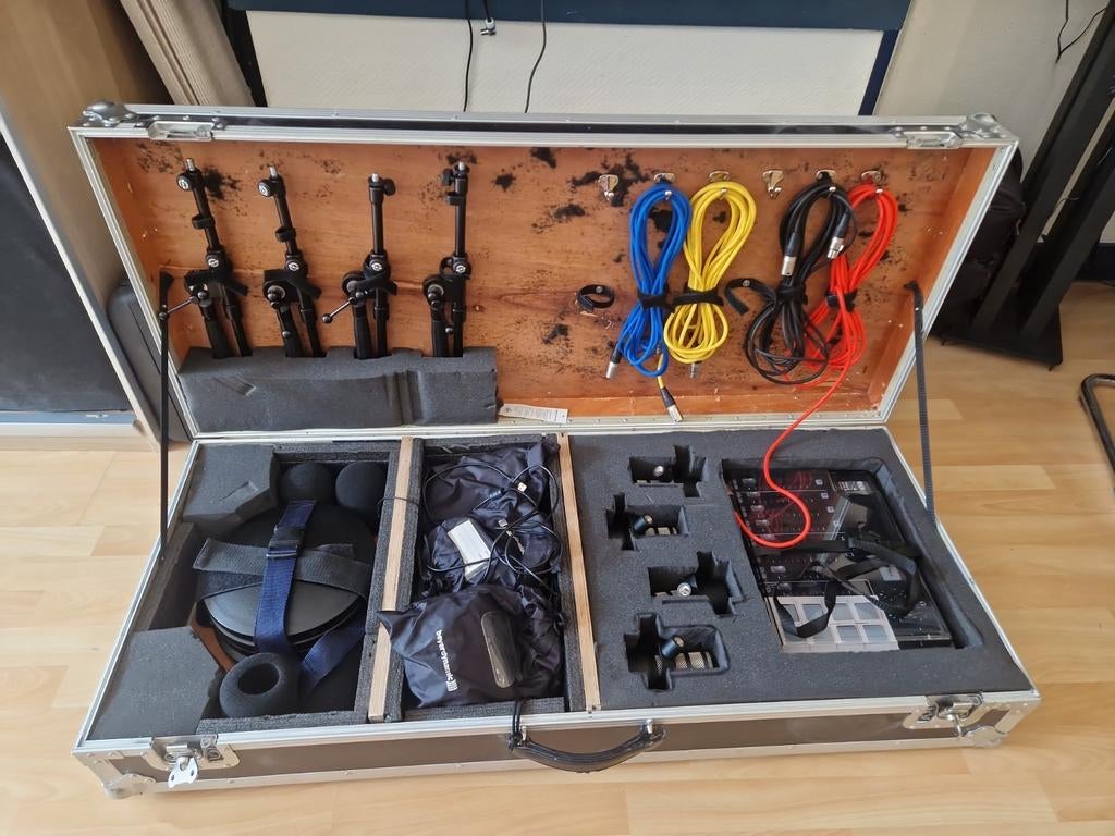 Complete podcast studio (4 personen) – Rodecaster Pro, Ophalen, Zo goed als nieuw, Overige instrumenten, Flightcase