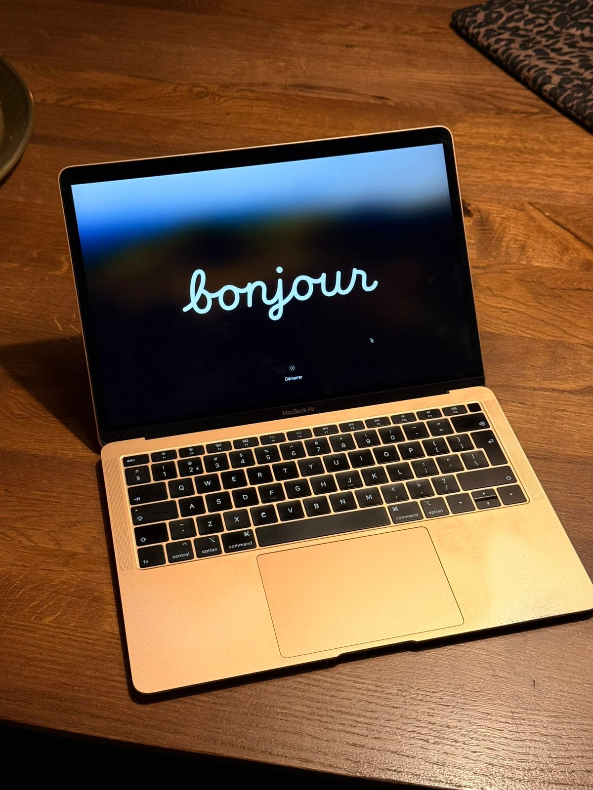 Te koop: Apple MacBook Air 13-inch uit 2019 kleur roségoud, Gebruikt, Qwerty, 8 GB, 13 inch