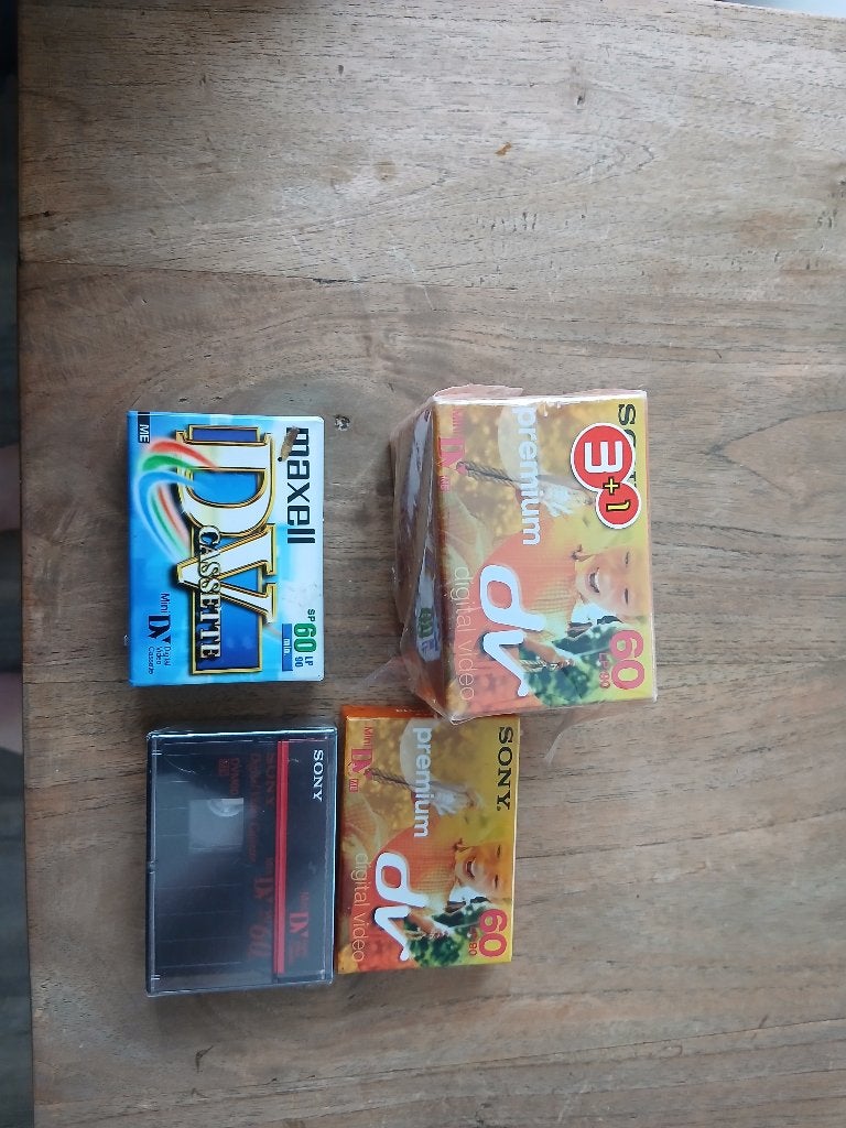 Mini DV Cassettes - Maxell en Sony (Nieuw), Mini dv, 20x of meer, Nieuw, Ophalen of Verzenden