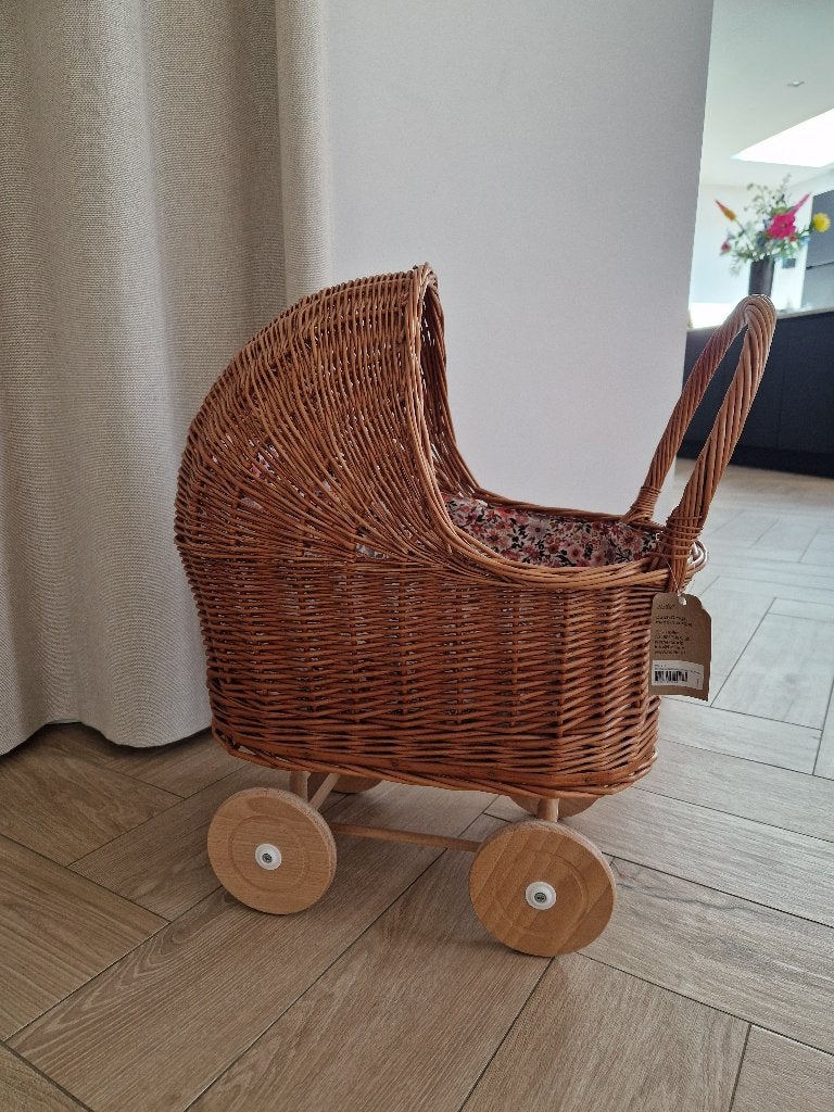 Rieten poppenwagen met kap en dekentje en kussentje, Ophalen, Nieuw, Babypop