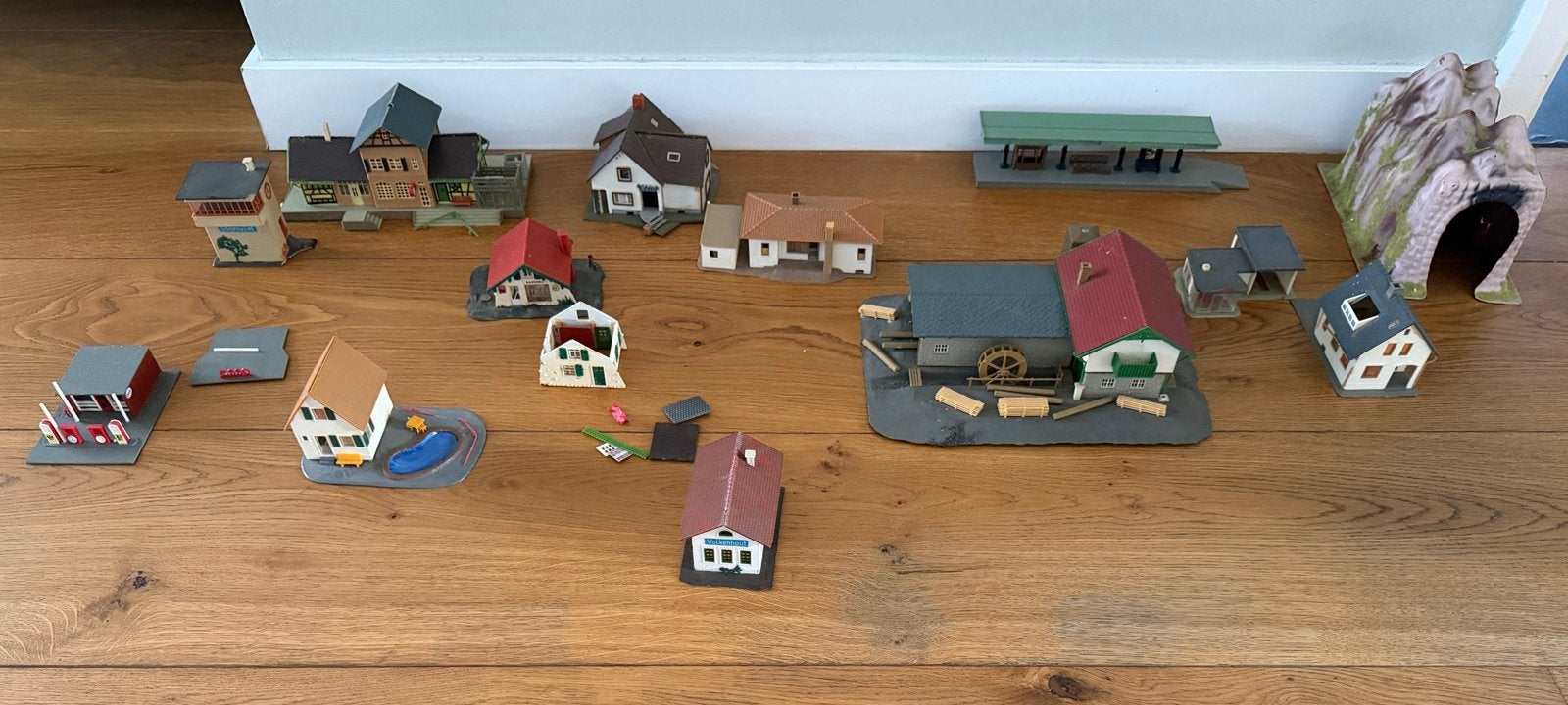Diverse modelspoor huisjes en gebouwen - Grote collectie, Gebruikt, Gelijkstroom of Wisselstroom, Brug, Tunnel of Gebouw, Ophalen