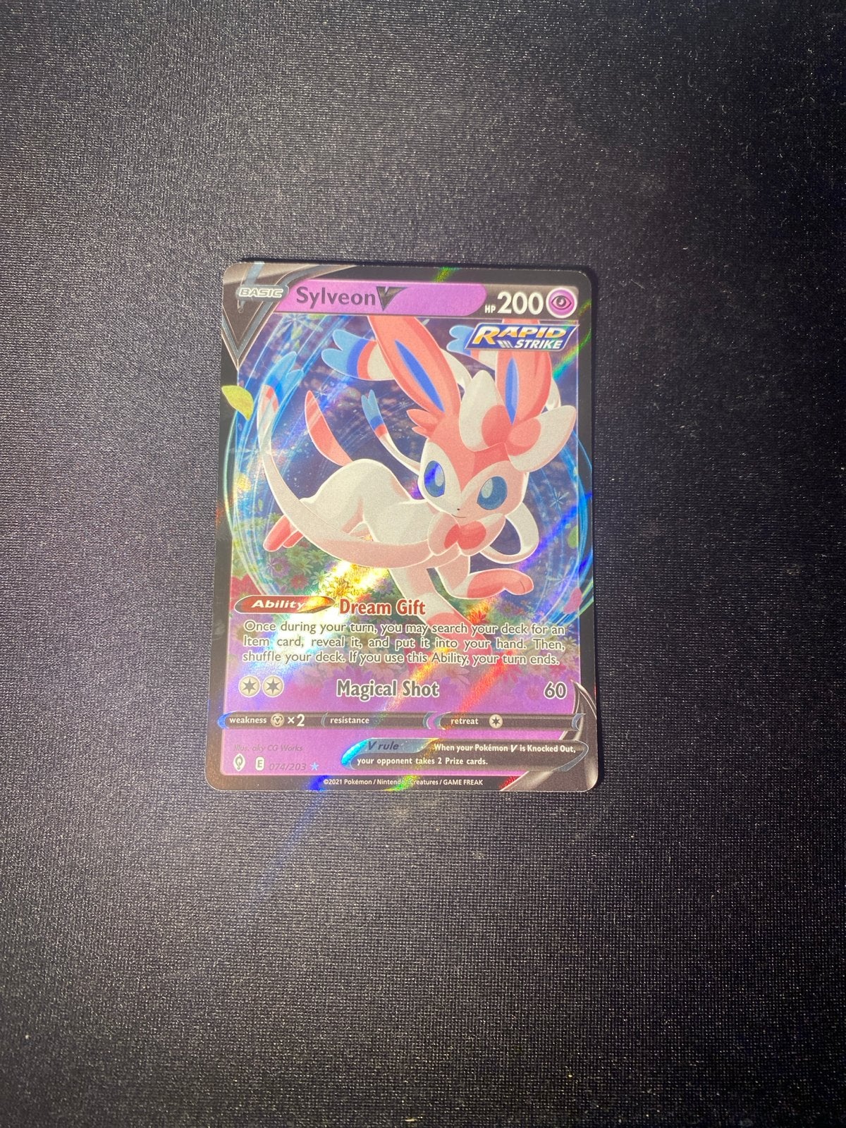 Sylveon V Evolving Skies (2021) -, Ophalen of Verzenden, Zo goed als nieuw, Losse kaart