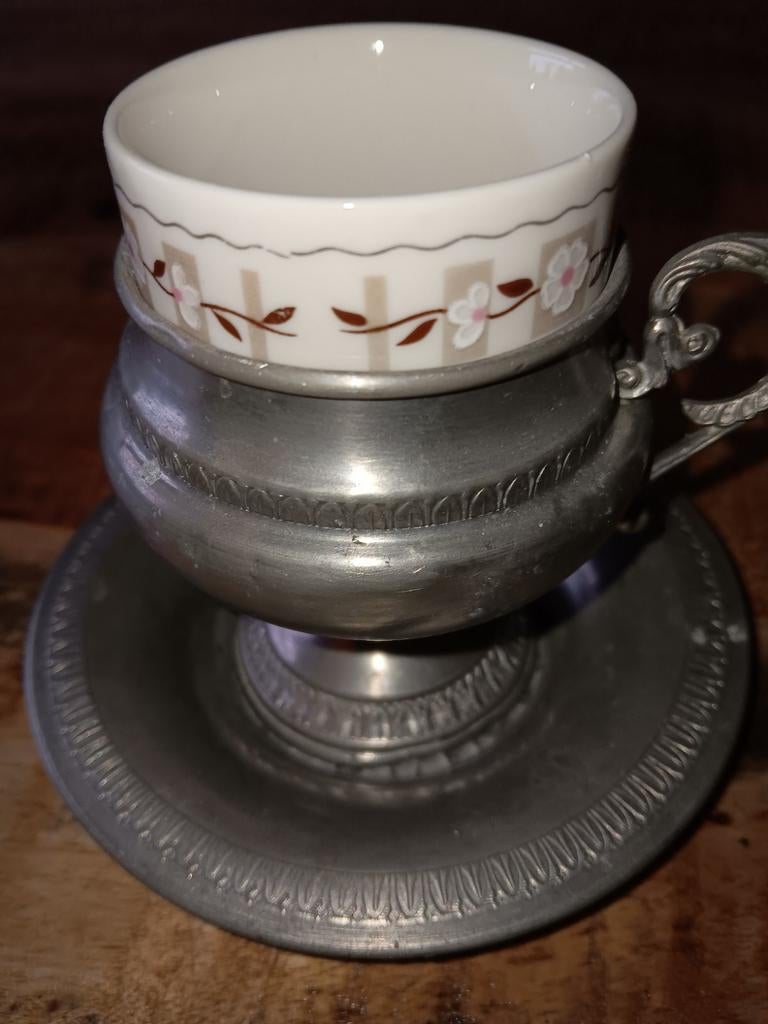 Tinnen kopje met inzet porcelein, Antiek en Kunst, Antiek | Tin, Ophalen of Verzenden