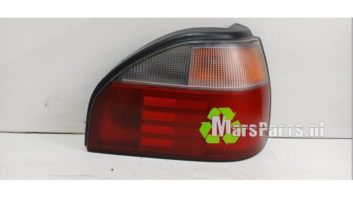 Achterlicht rechts van een Nissan Sunny, Gebruikt, -, -, Ophalen of Verzenden