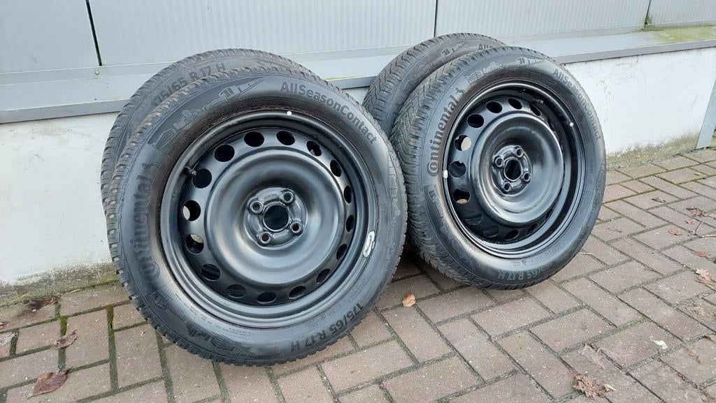 All-seasonbanden Toyota Aygo X 175/65/17 uniek!, Auto-onderdelen, Banden en Velgen, Banden en Velgen, Winterbanden, 17 inch, 175 mm