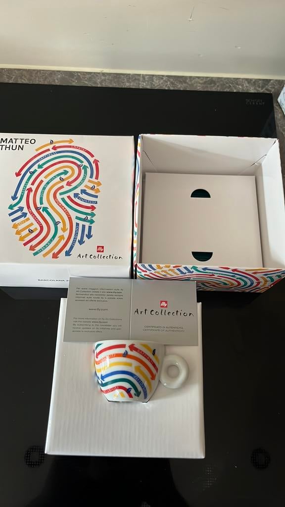 ILLY art collection Barcelona 2022, Ophalen of Verzenden, Nieuw, Porselein, Kop en/of schotel