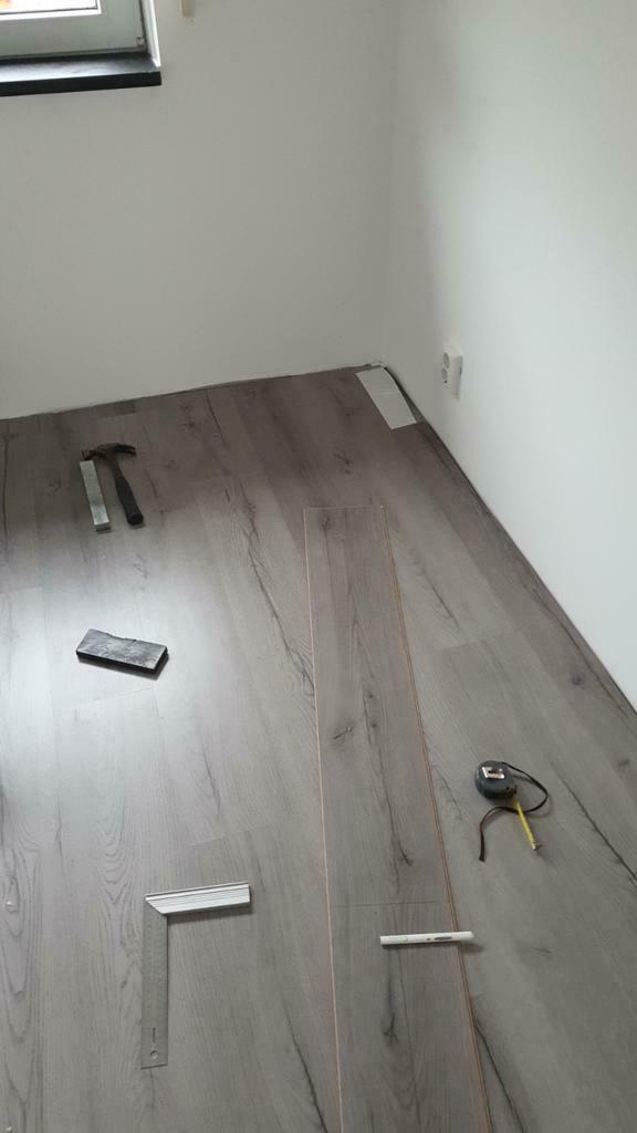 Laminaat legger.wij leggen uw laminaat en PVC . Egaliseren