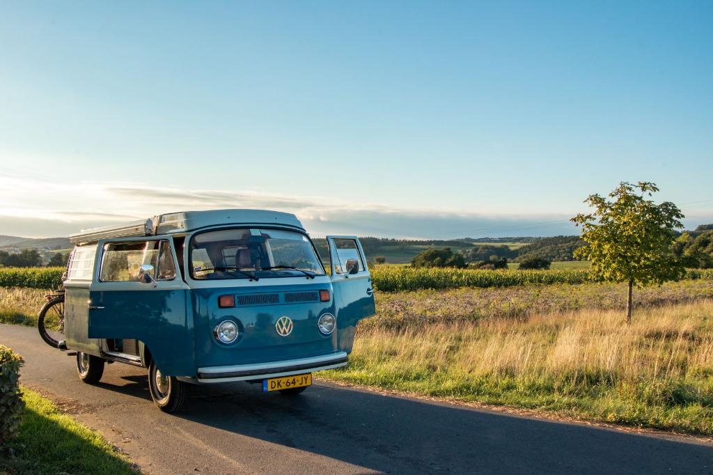 Vintage en Moderne Volkswagen camper(s) huren! T2 T3 T4 T5