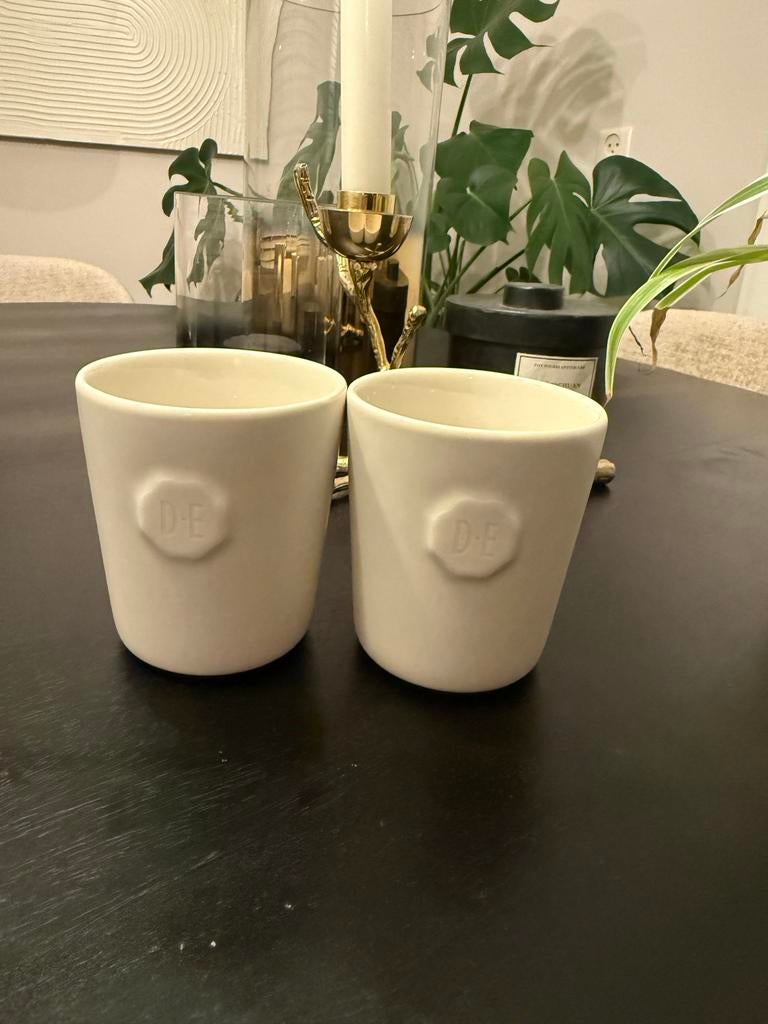 Twee Douwe Egberts kopjes zonder oor, Ophalen of Verzenden, Zo goed als nieuw