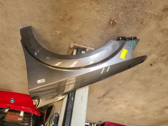 Scherm links-voor van een Fiat Freemont, Gebruikt, -, -, Fiat