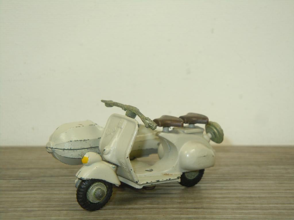Vespa with Side Car - Tekno 443 Denmark, Hobby en Vrije tijd, Modelauto's | 1:43, Overige merken, Gebruikt, Auto, Verzenden
