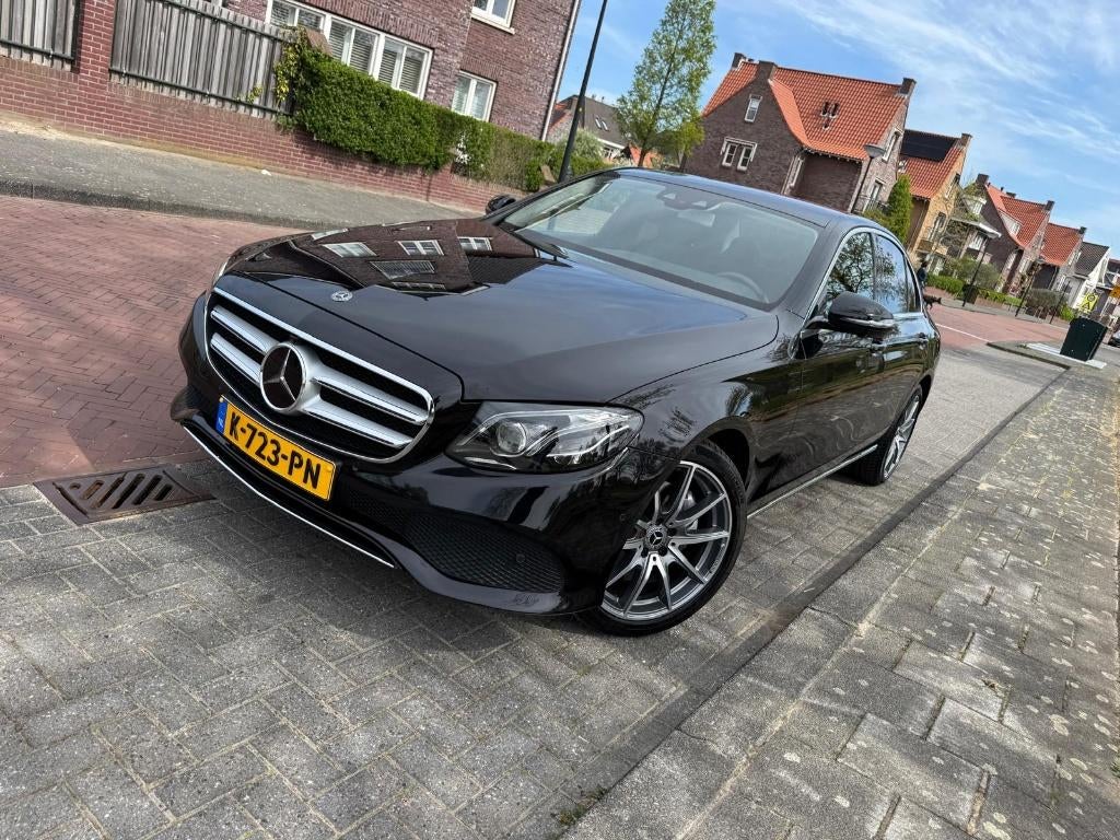 Mercedes-Benz E-Klasse E250 211pk 9G-TRONIC 2018 Zwart, Auto's, Mercedes-Benz, Automaat, USB, Achterwielaandrijving, Zwart