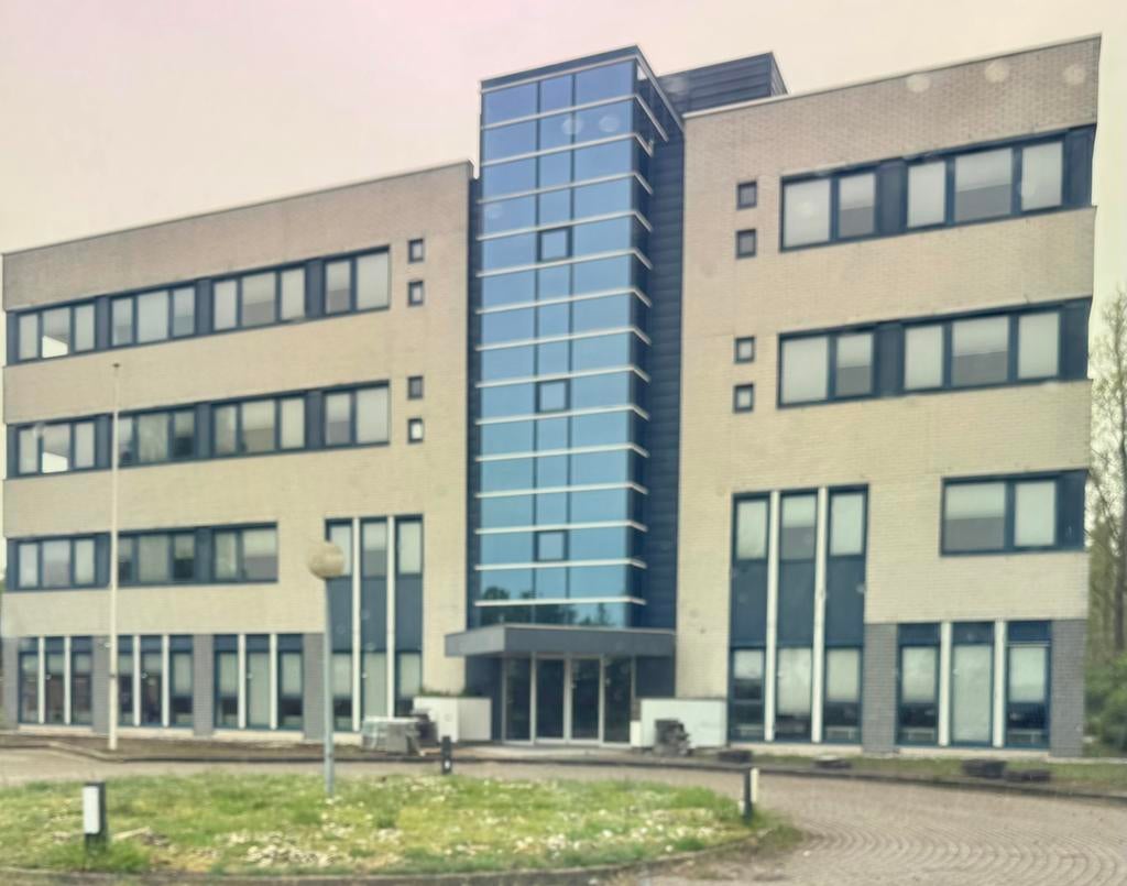Huur Bedrijfsunits/Postadres/Parkeren, in Deventer, 1500 m², Huur, Bedrijfsruimte