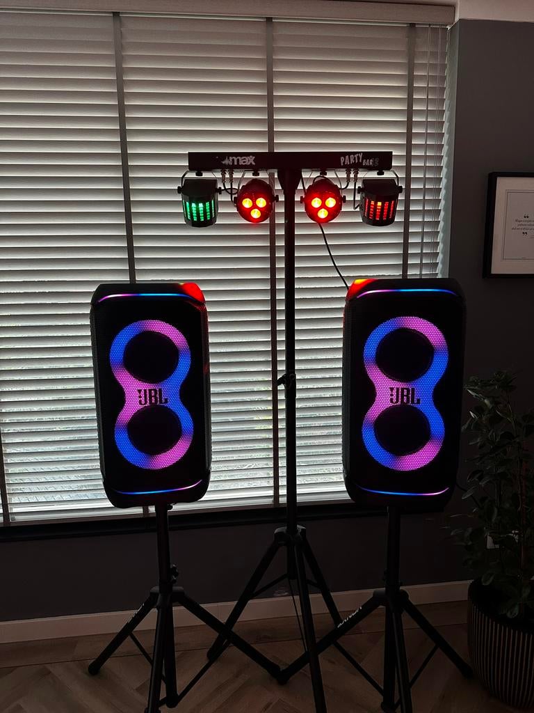 Verhuur JBL Partybox & Feestverlichting te huur, Hobby en Vrije tijd, Feestartikelen | Verhuur, Ophalen of Verzenden, Zo goed als nieuw