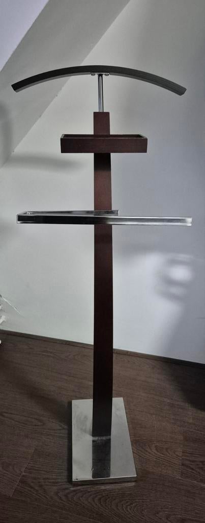 Stijlvolle houten dressboy met metalen details, Huis en Inrichting, Woonaccessoires | Kapstokken, 100 tot 150 cm, Ophalen of Verzenden