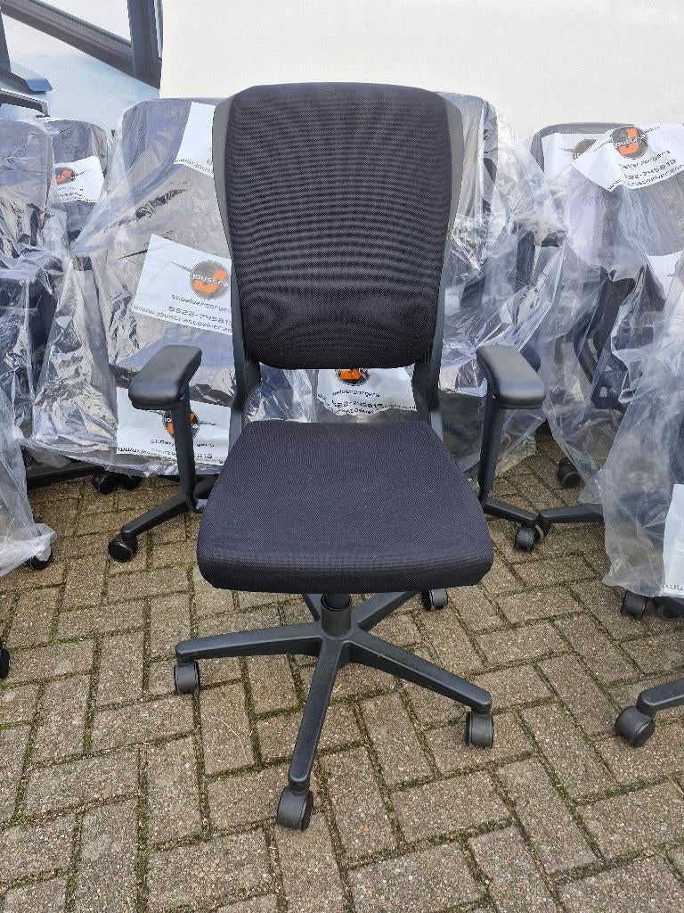 Ahrend 230 bureaustoelen, hoge rugleuning, nieuwe stof zwart, Kofferen 60, Zwart, Ophalen of Verzenden, Zo goed als nieuw