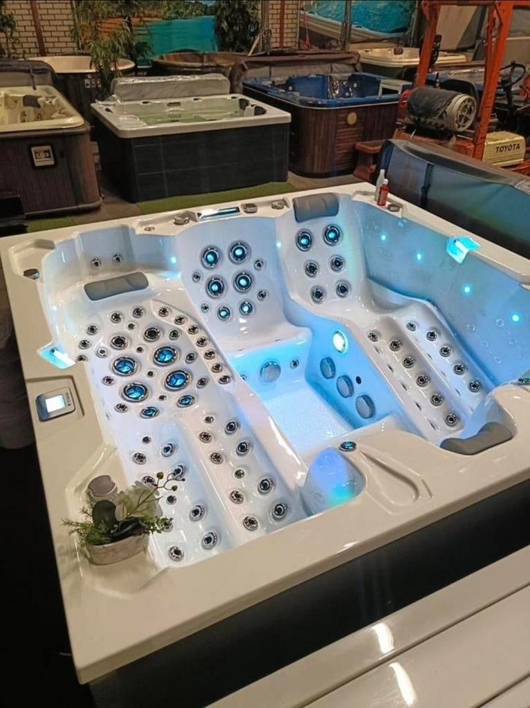‼️ MEEST LUXE SPA VAN NL ‼️ 4 PERSOONS ‍‍‍, Tuin en Terras, Bubbelbaden en Hottubs, Nieuw, Filter, Ophalen of Verzenden