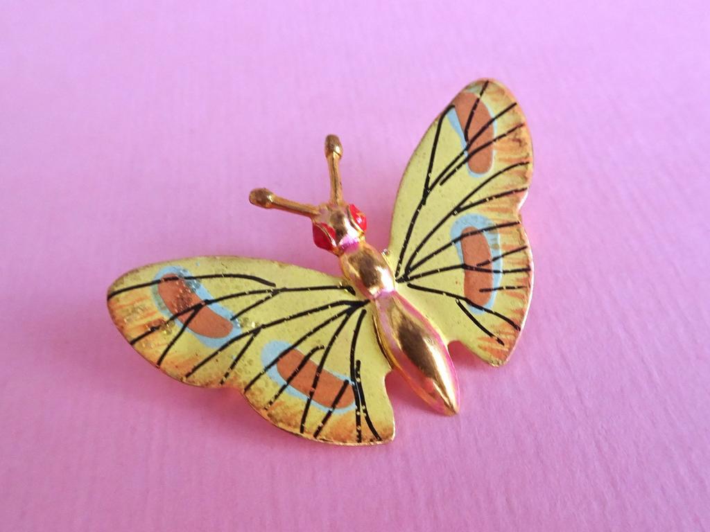 jwg Vintage 40s 50s Vlinder broche geel gekleurd goud klr, Verzenden, Overige materialen, Broche