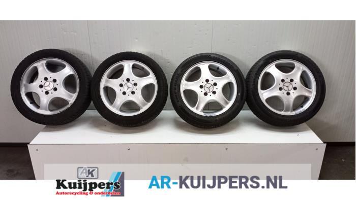 Sportvelgenset + banden van een Mercedes A-Klasse, Gebruikt, Personenwagen