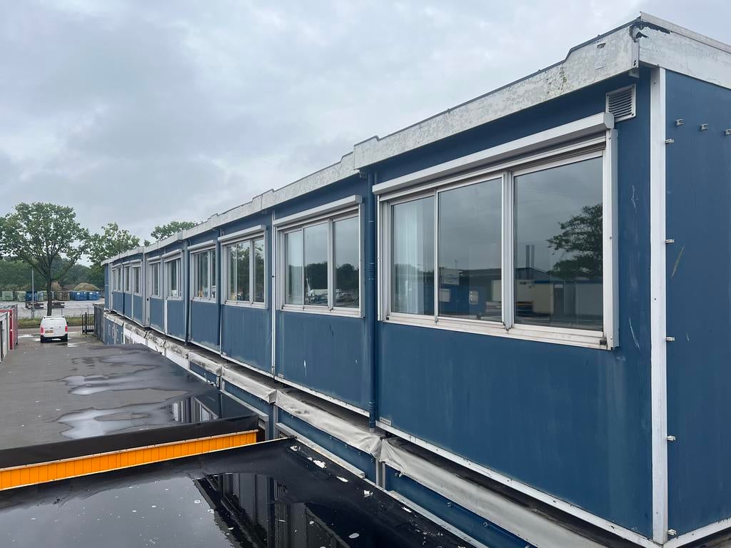 Kantoorunit / unitgebouw / arbeidsmigranten | 800 m2, Ophalen, Zo goed als nieuw