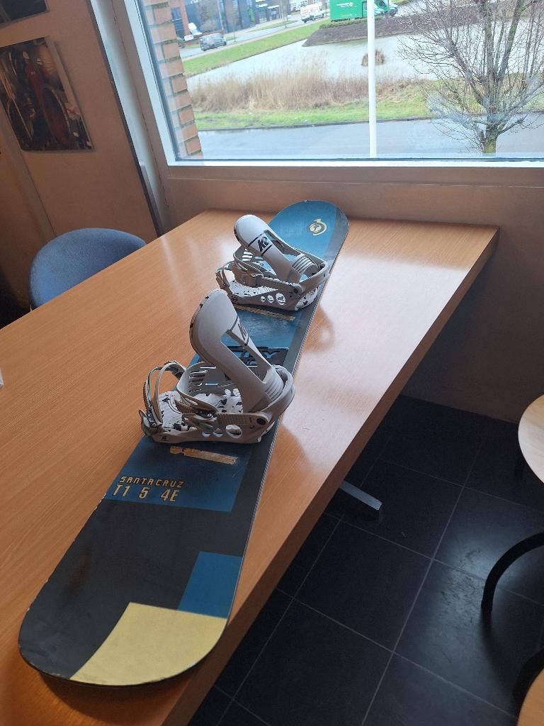 snowboard santa cruz inclusief bindingen, Sport en Fitness, Snowboarden, Ophalen, Gebruikt, Board