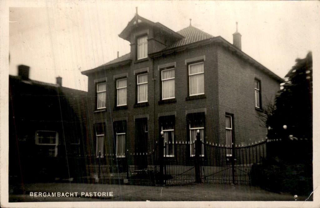 Bergambacht - Pastorie - Fotokaart Bromografia, Verzamelen, Ansichtkaarten | Nederland, Ophalen of Verzenden, 1920 tot 1940, Gelopen