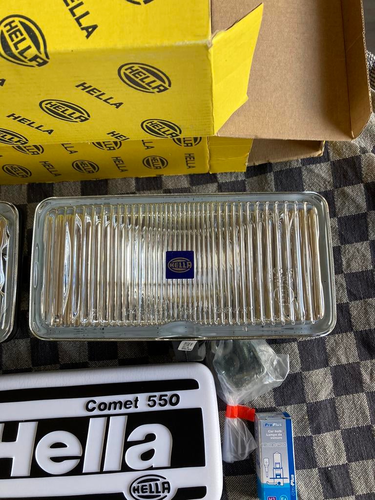 Oldtimer 2 Hella witte mistlampen type comet 550 met covers, Ophalen of Verzenden, Nieuw